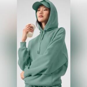 ALO Yoga Botanical Green Accolade Hoodie Size Medium
